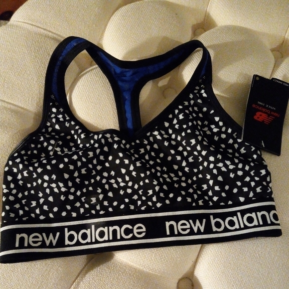 NWT New Balance Medium White Black Impact Bra - Picture 1 of 5